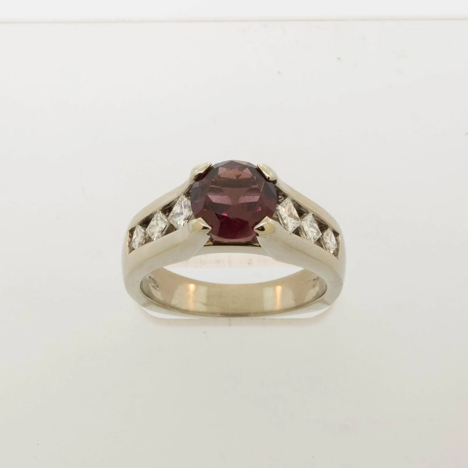 14K White Gold Rhodalite Garnet and Princess-Cut Diamond Ring Sz 7.25 Preowned