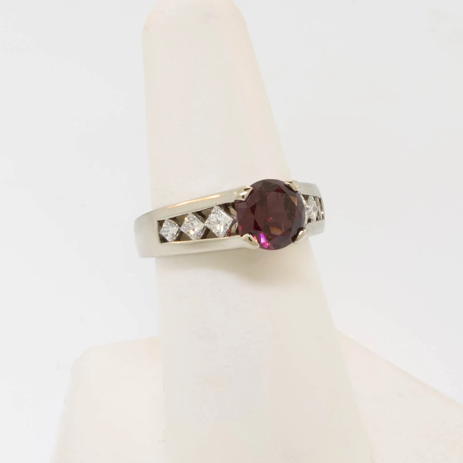 14K White Gold Rhodalite Garnet and Princess-Cut Diamond Ring Sz 7.25 Preowned