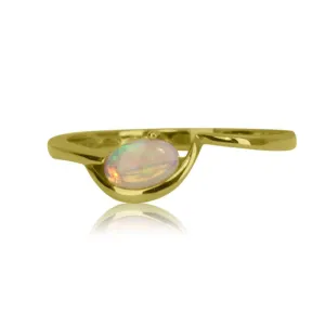 18kt Yellow Gold Opal ring