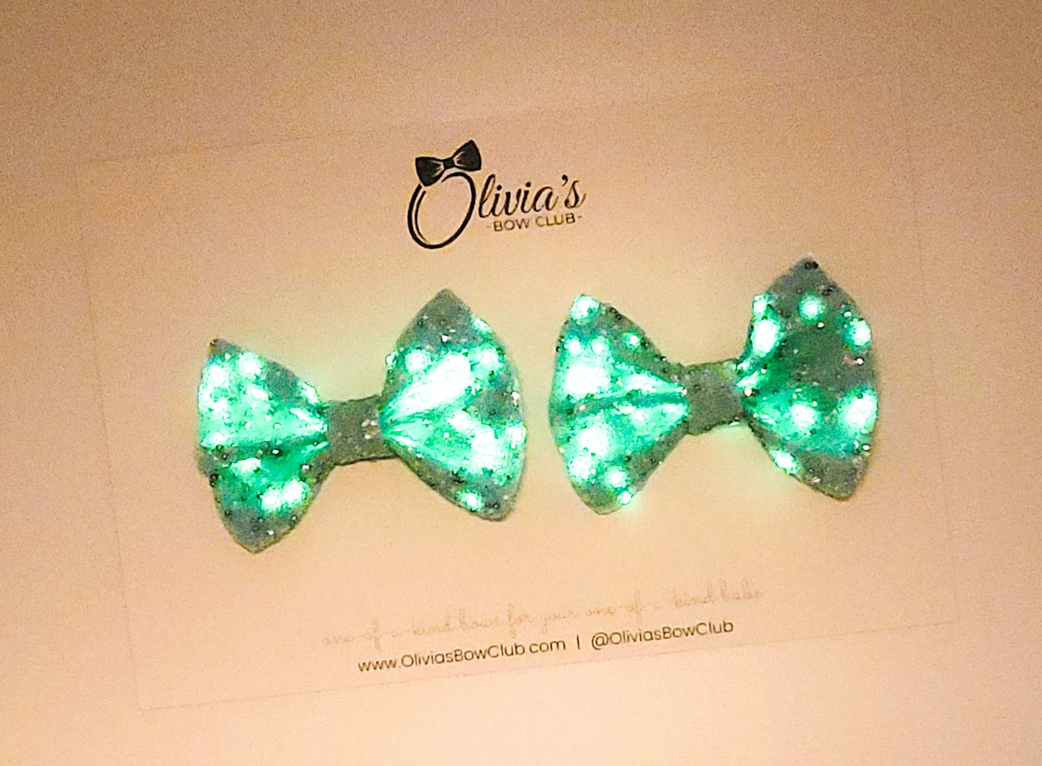 Birthstone Bow: December, Blue Zircon