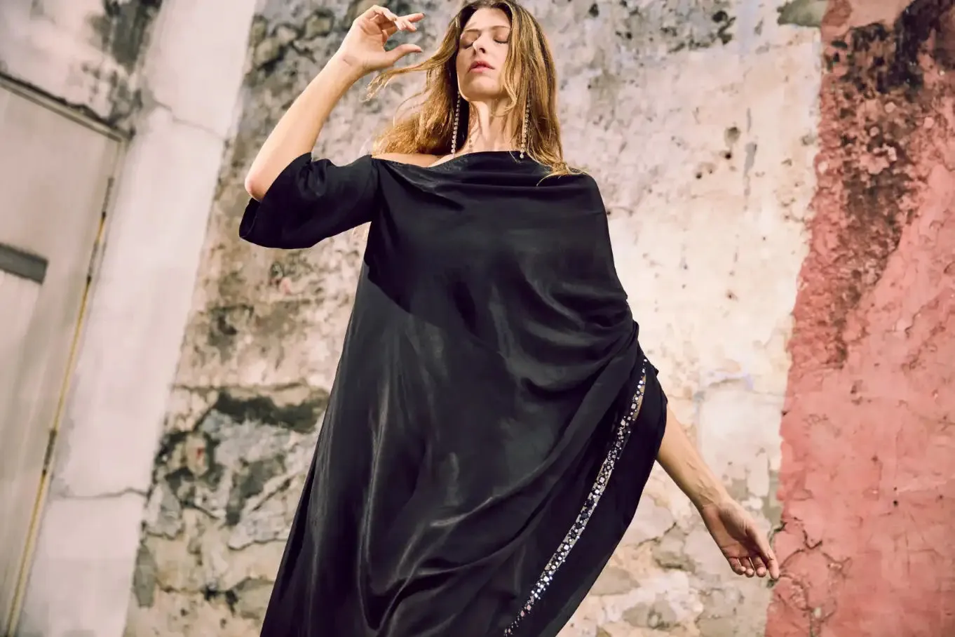 Black One Shoulder Kaftan With Sleeves