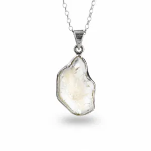 Faden Quartz Necklace