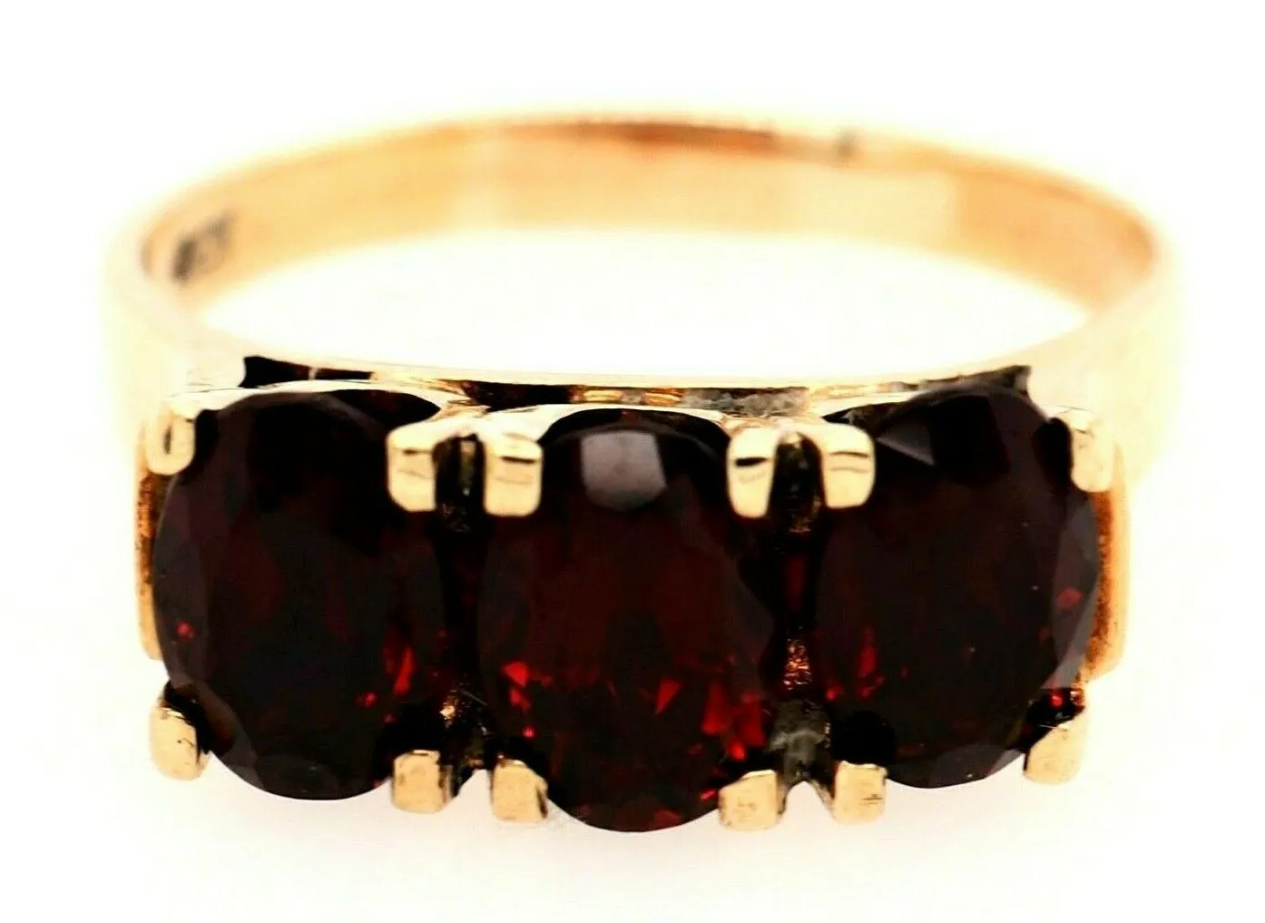 Garnet & 9ct Yellow Gold Dress Ring Fine Gemstone Jewellery Band Size P 1/2